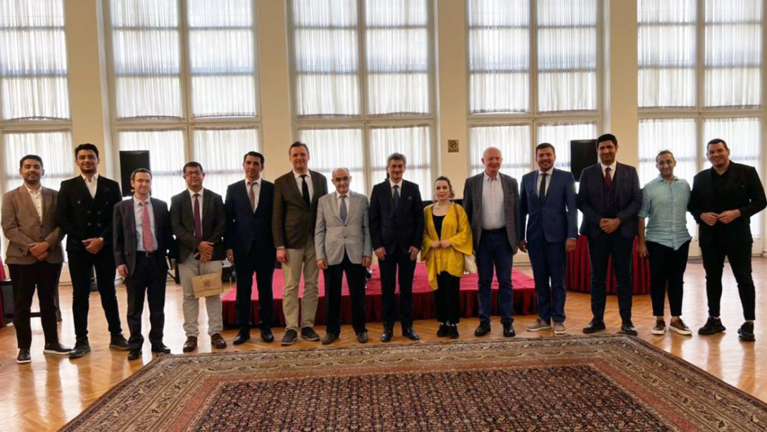 ISSA Türkiye Başkanı ile Türkiye'deki Üniversitelerinden Temsilciler Büyükelçiliğimizi Ziyaret Ettiler