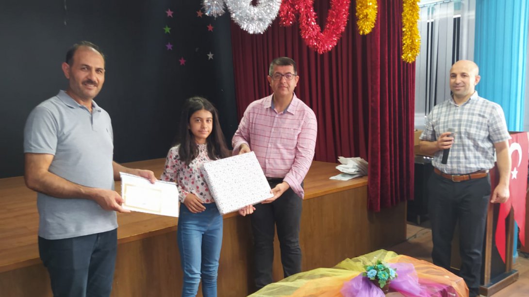 Eğitim Müşavirimiz Tahran Türk Okulu Sene Sonu Karne Törenine Katıldı